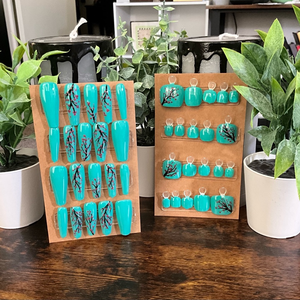 Press on nails